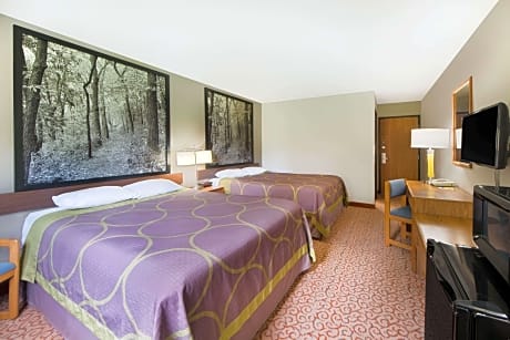 2 Queen Beds Non-Smoking