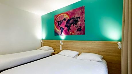 1 Double Bed 1 Single Bed