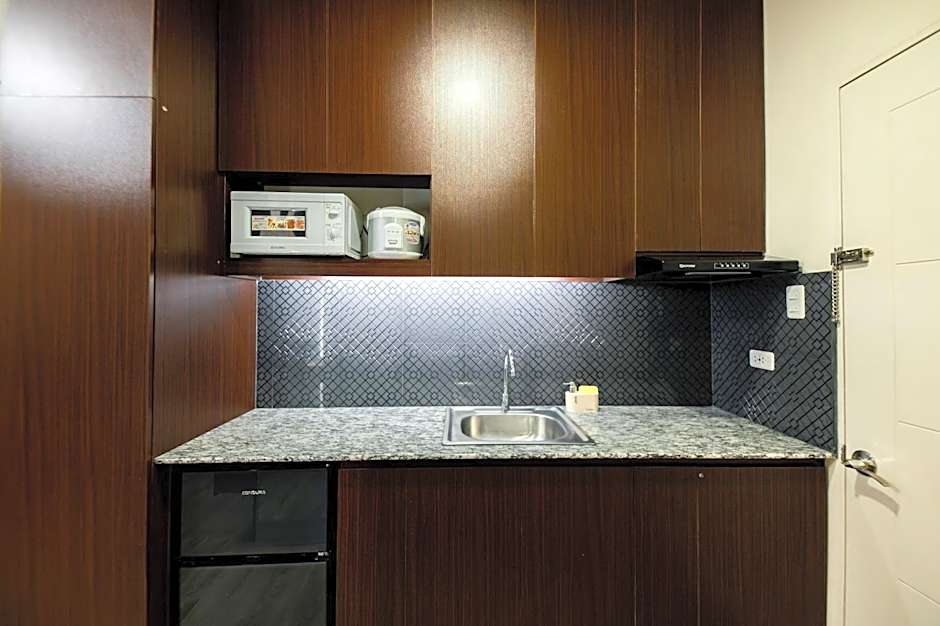THE SUITE by The Hiltons
