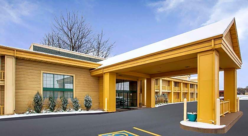 La Quinta Inn & Suites by Wyndham Oshkosh