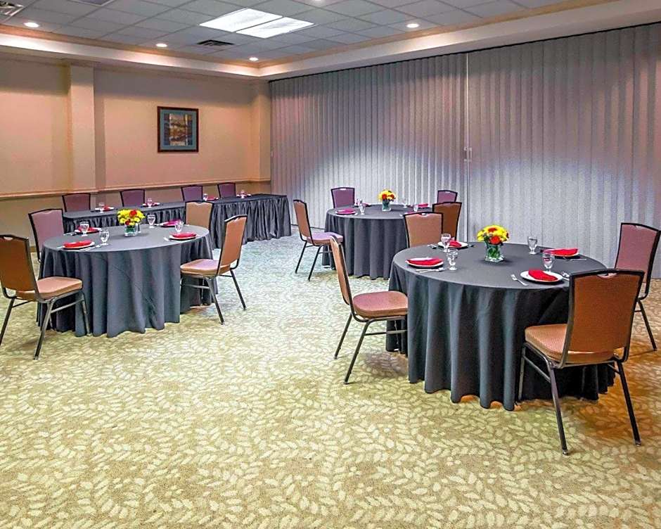 Comfort Suites University Area Notre Dame-South Bend