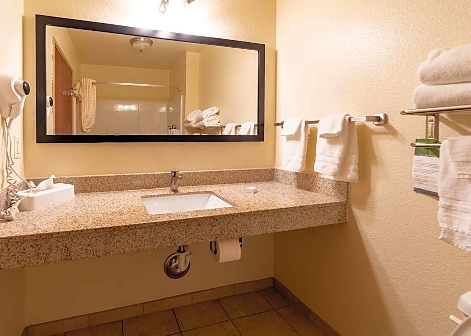 Cobblestone Inn and Suites - Eaton