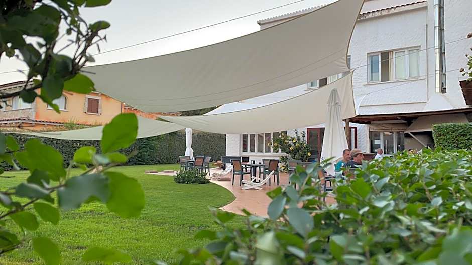 HOTEL Al FARO , SPIAGGIA LA CINTA ,SAN TEODORO