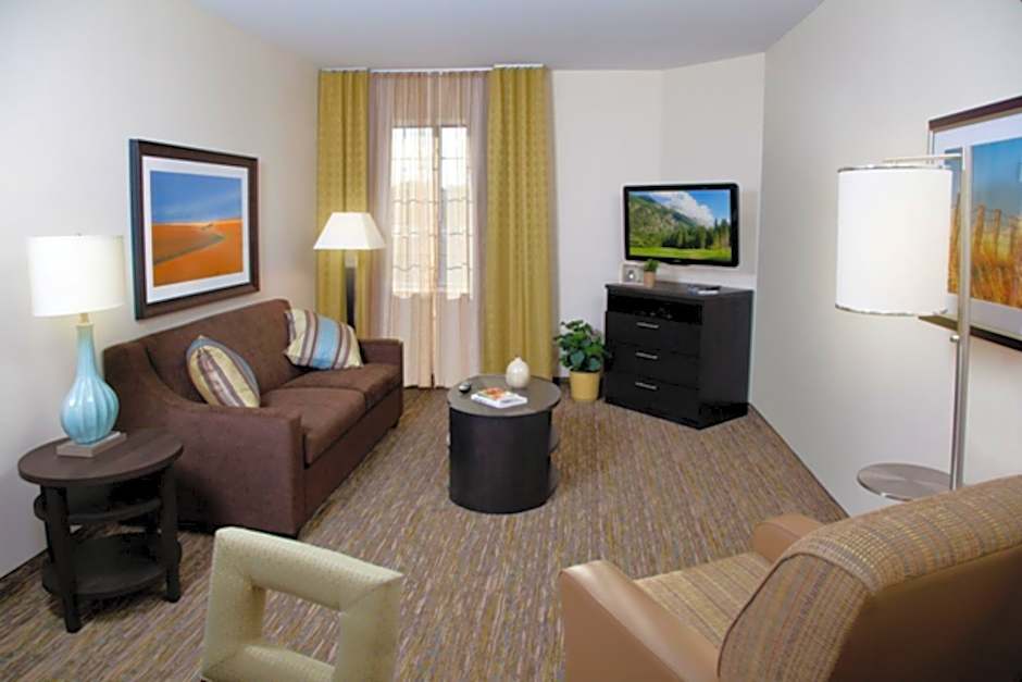 Candlewood Suites Topeka Hotel By IHG