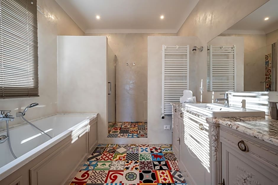 La Fabrique à Poupées - Chambres et Appartements de charme au coeur de Menton