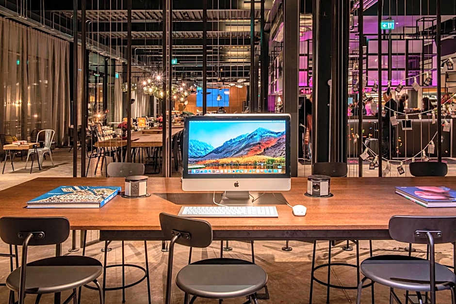 Moxy by Marriott London Heathrow Airport