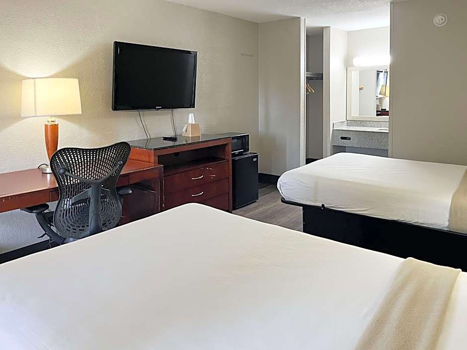 Motel 6 Raleigh, NC - Downtown South