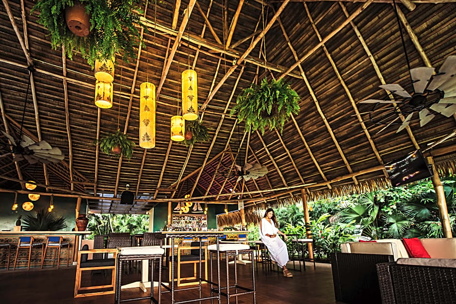 Bahia del Sol Beachfront Boutique Hotel