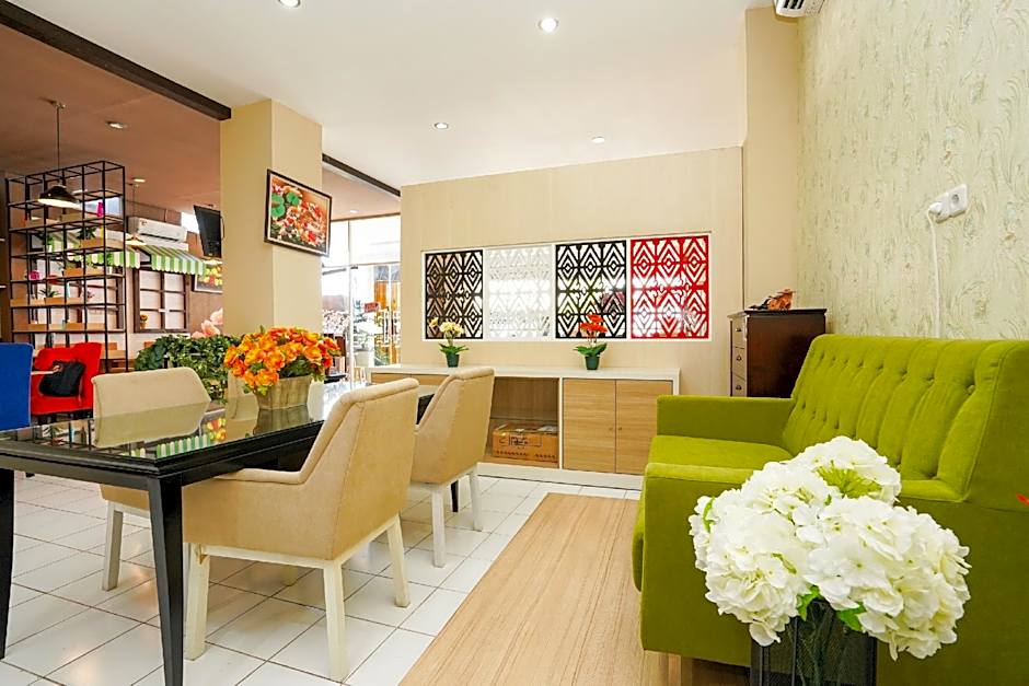 Hotel O Surabaya near Surabaya Town Square formerly Kupang Gunung Residence