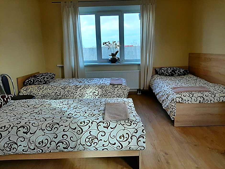 ROOMS FOR RENT