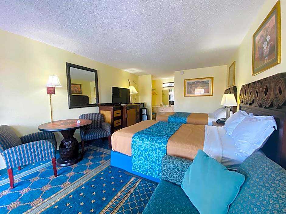 Maple Leaf Inn & Suites