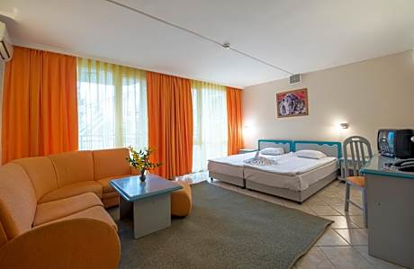 Two-Bedroom Apartment (4 Adults)