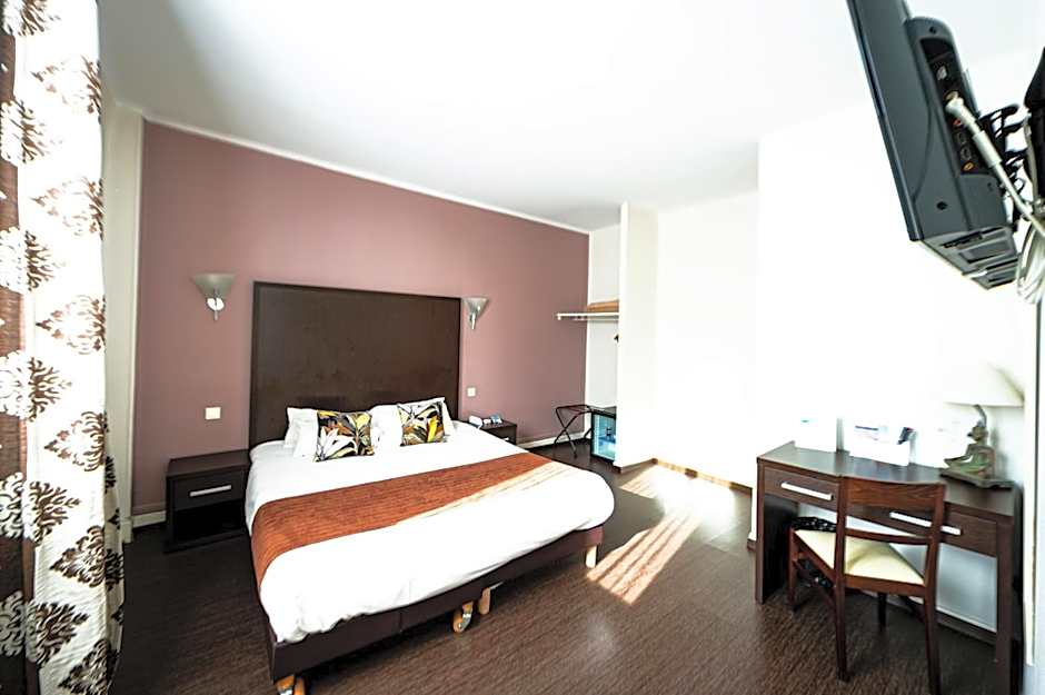 Brit Hotel Confort Auclair