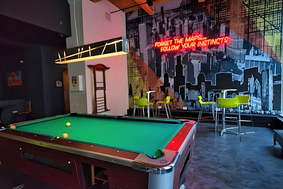 HI Chicago Hostel