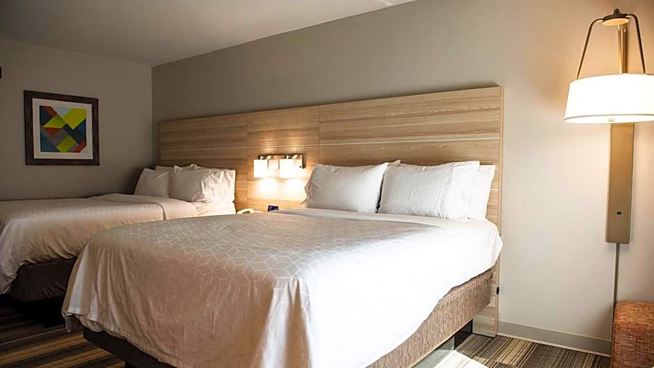 Holiday Inn Express Hotel & Suites Sedalia By IHG