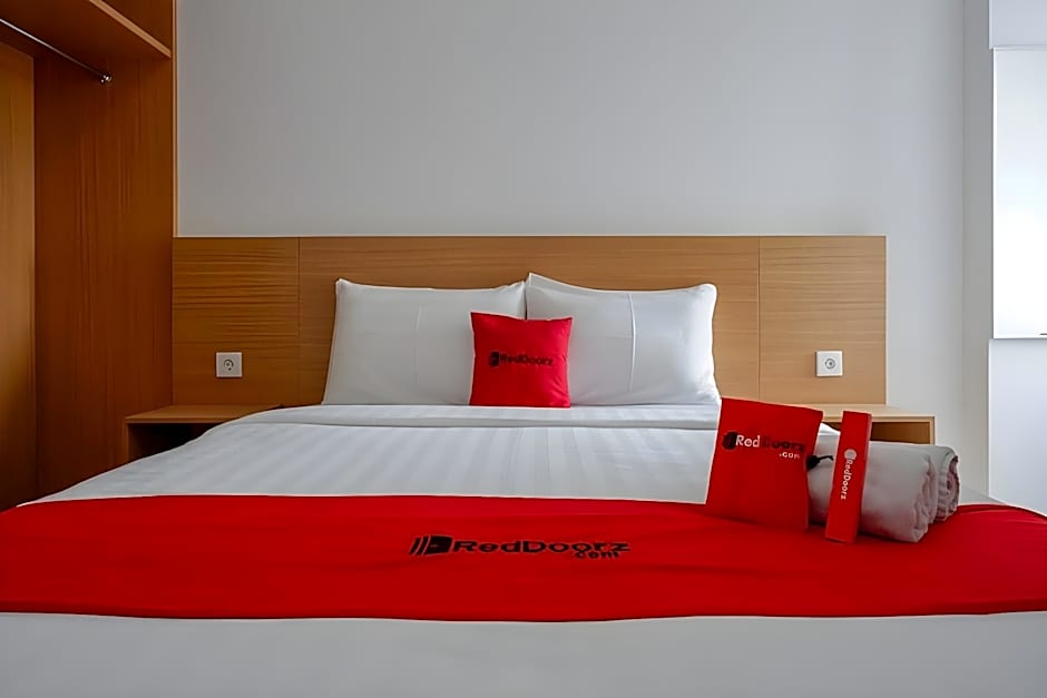 RedDoorz Apartment near Exit Toll Colomadu