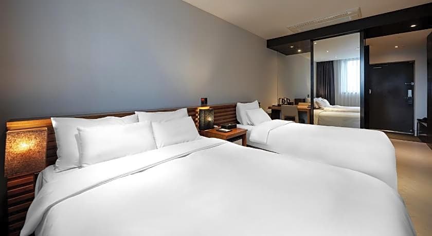 Golden Business Hotel