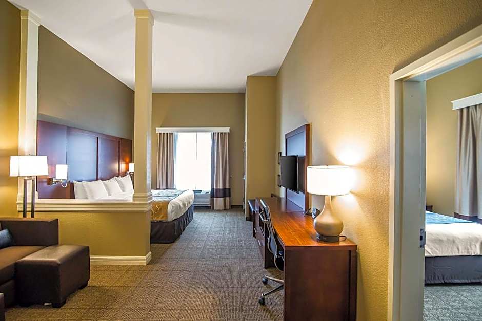 Comfort Suites Dodge City