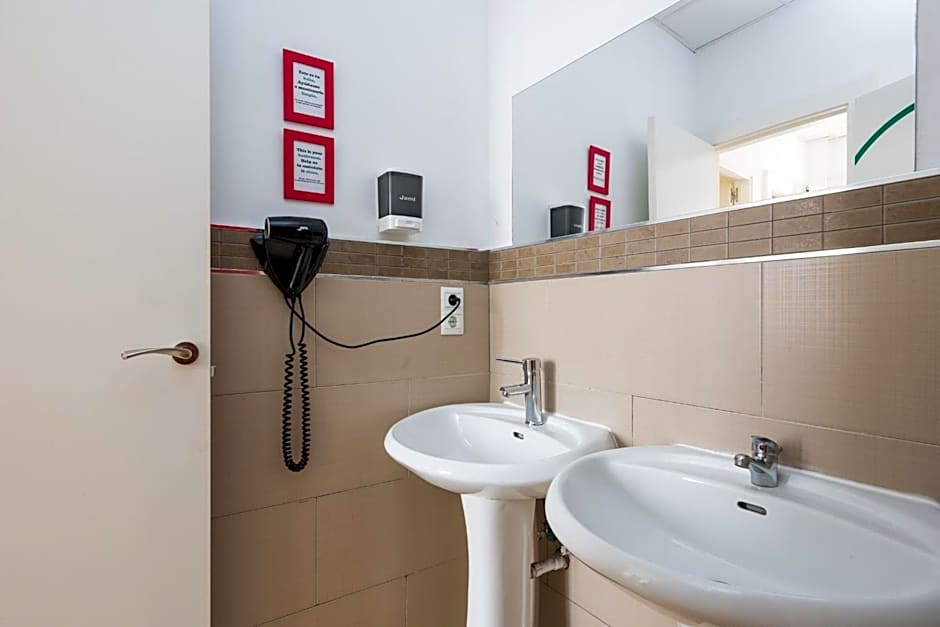 Feel Hostels City Center