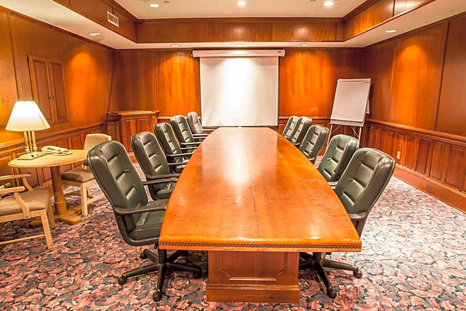 Greeneville Inn And Suites