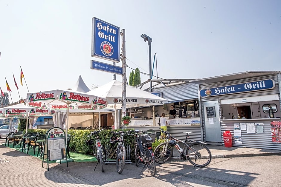 Hotel am Yachthafen
