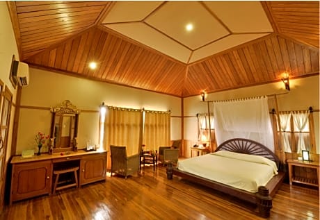 Shwe Inn Tha Floating Resort
