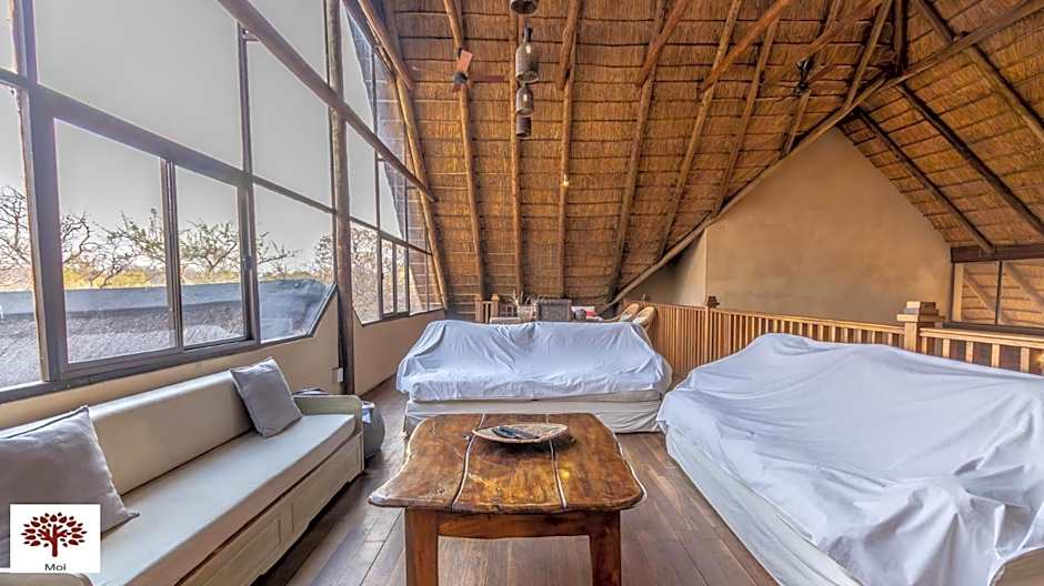 Zebula Golf and Wildlife Estate - Porcupine Strolling Pax 8 - Moi Signature Luxury villa