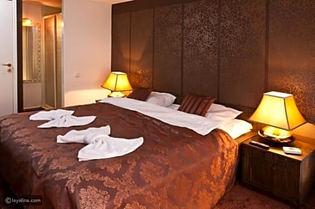 FABULOUS PYRAMIDS VIEW HOTEL