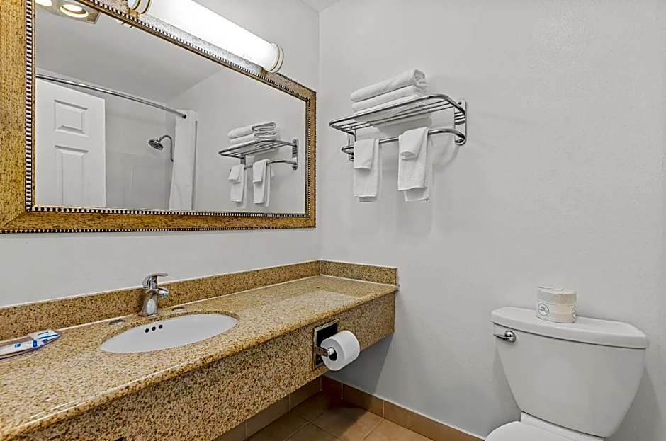 Rodeway Inn & Suites Portland West - Beaverton