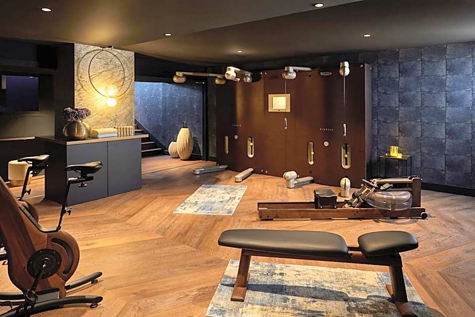 Chateau Jeanne & The Forest - Chateau de Montvillargenne