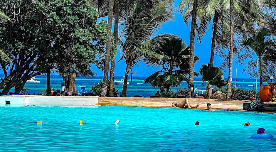 Papillon Lagoon Reef Hotel