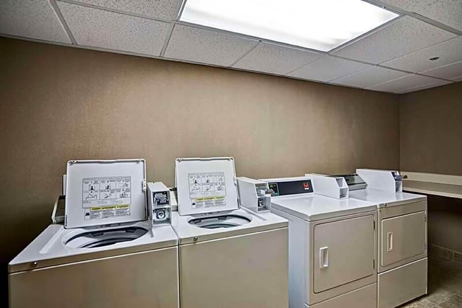 Hampton Inn By Hilton Albany Wolf Road Airport