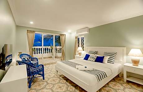 Infinity Pool View Signature Suite