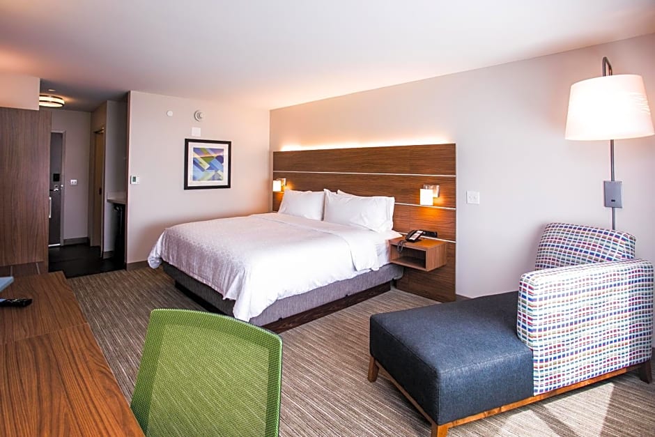 Holiday Inn Express and Suites Rehoboth Beach By IHG