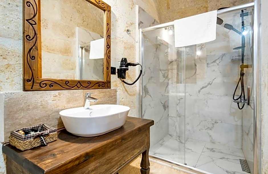 Uzay Cave Suite Hotel