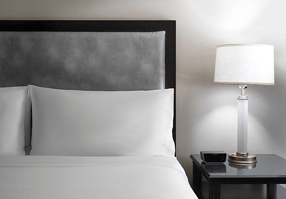 Holiday Inn & Suites Boston-Peabody By IHG