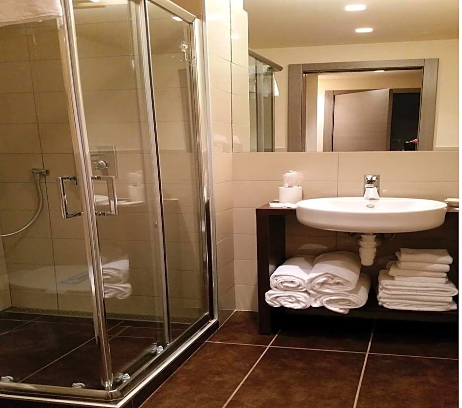 HLL Hotel Lungolago Lecco-Como Lake