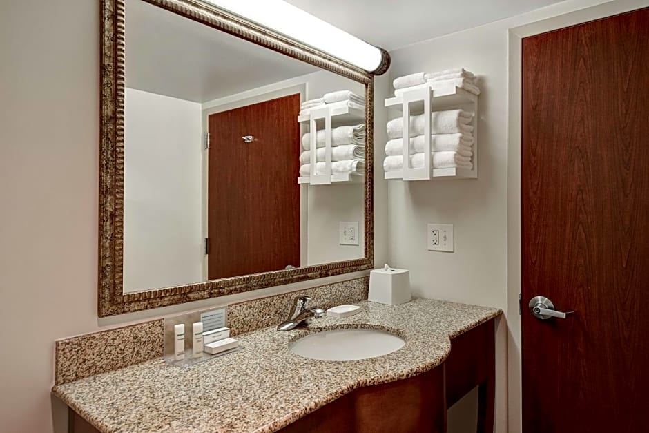 Hampton Inn & Suites Alexandria Old Town Area South