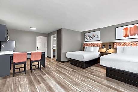 Deluxe Queen Studio with Two Queen Beds - Mobility Accessible