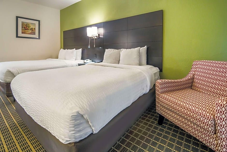 Clarion Inn & Suites Weatherford South