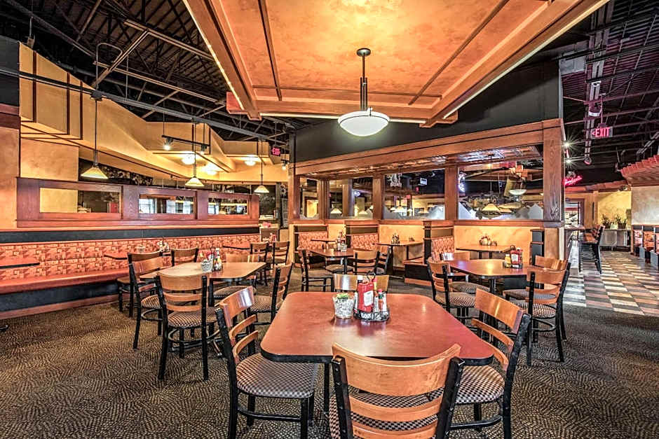 AmericInn & Suites by Wyndham Baraboo Event Center