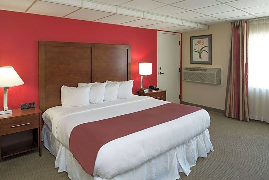 Ramada by Wyndham Downtown Spokane
