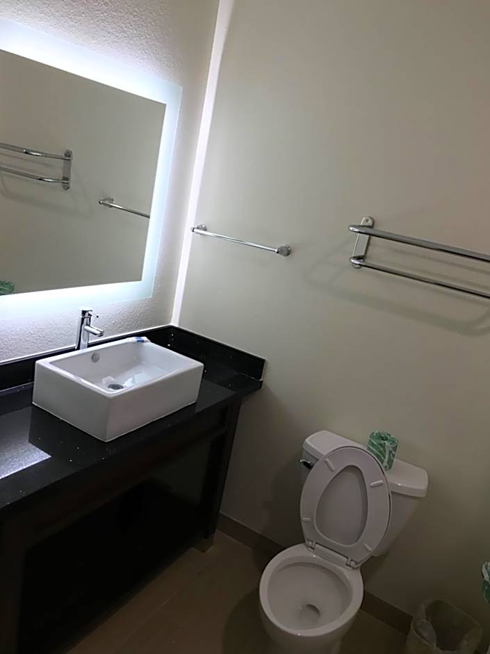 Americas Best Value Inn & Suites Spring Houston N