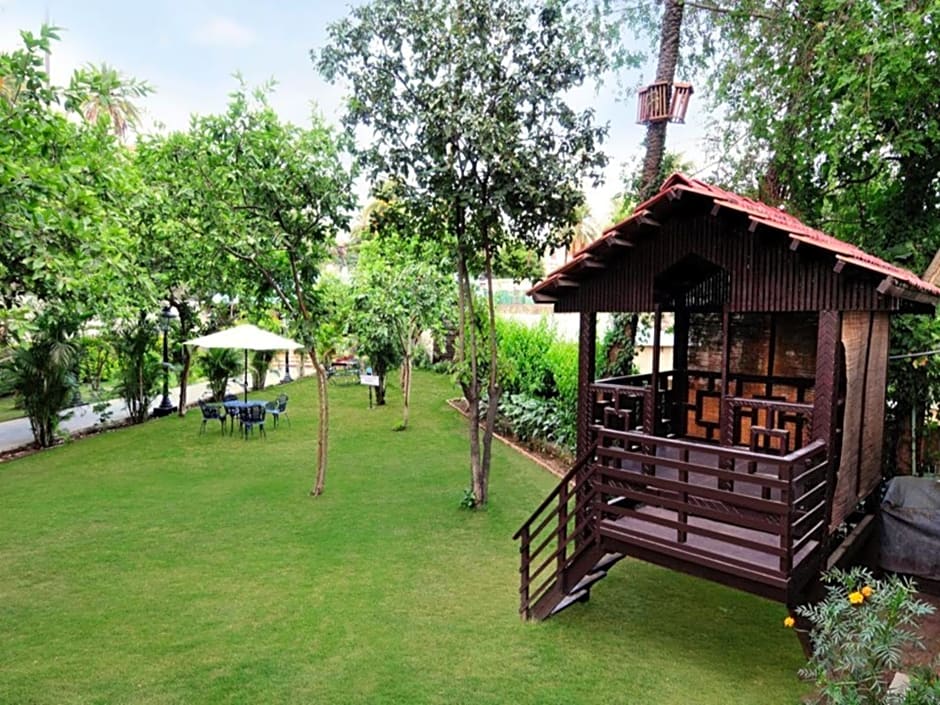 Chacha Inn - The Garden Retreat