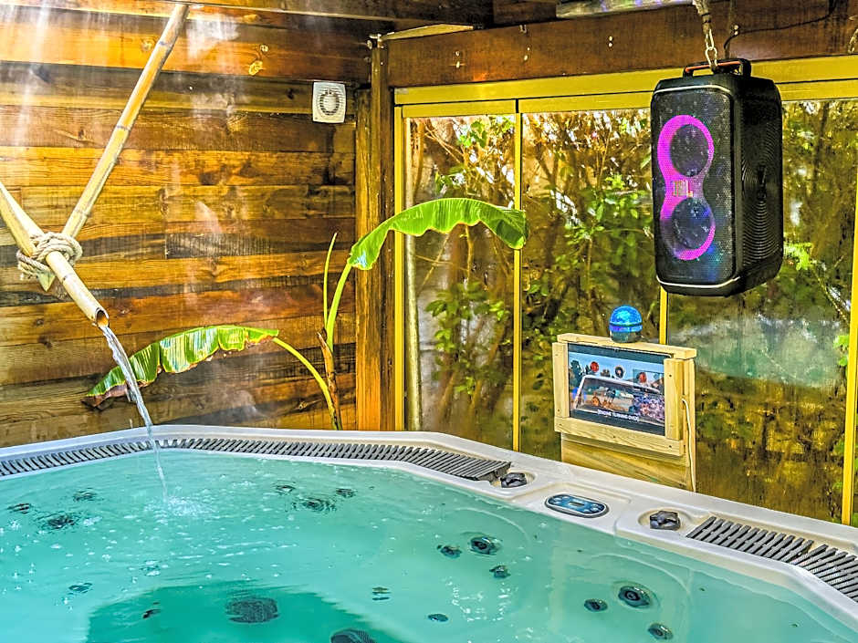 Banana Alaçatı Food & Stay - Adults Only
