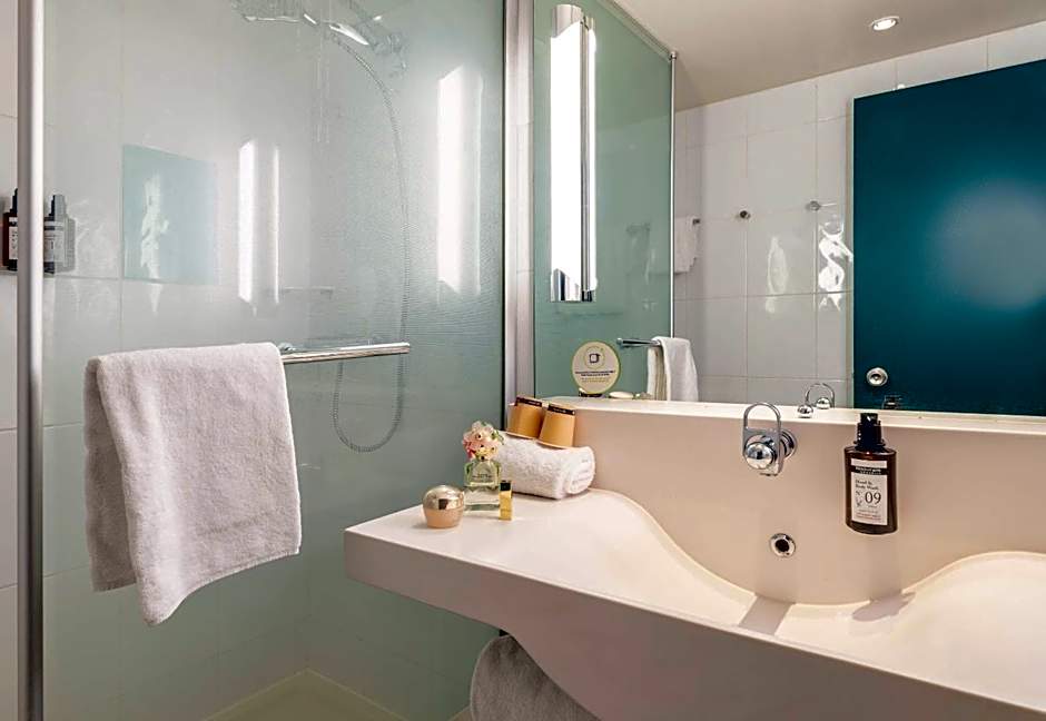 B&B HOTEL Lyon Nord 4 étoiles