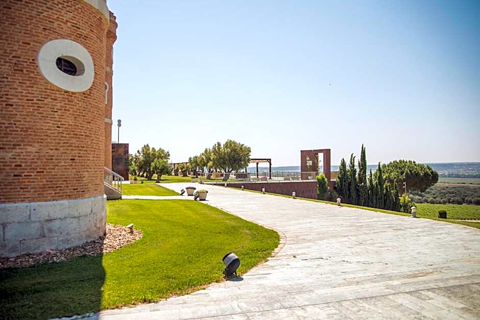 Castillo de Monte la Reina Posada Real & Bodega