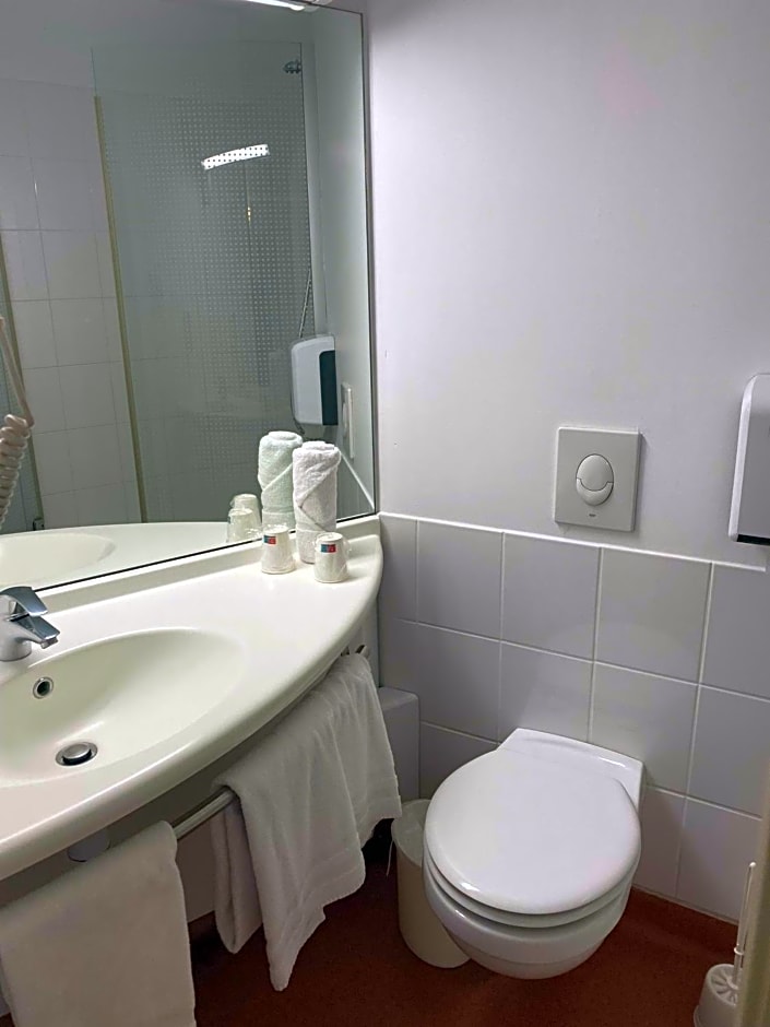 Brit Hotel Confort Montauban