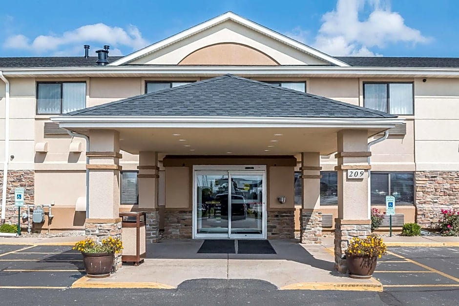 Quality Inn - Coralville