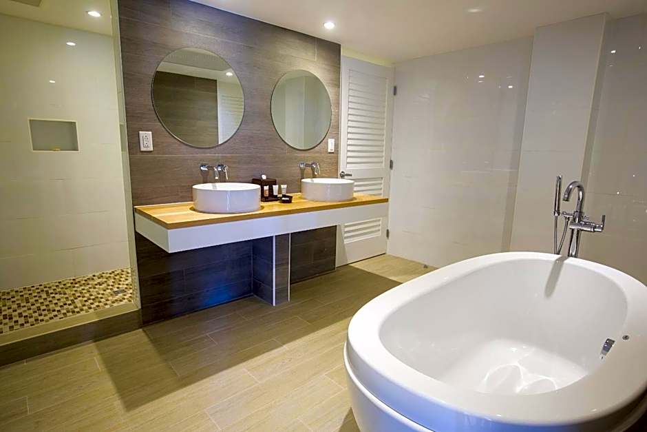 Warwick Paradise Island Bahamas - All Inclusive - Adults Only